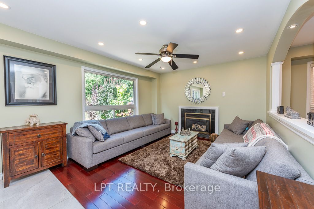 16 Oak Gardens Court Property Photo 14