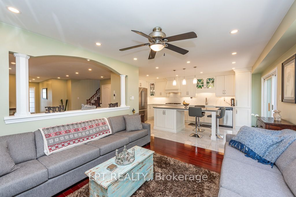 16 Oak Gardens Court Property Photo 15