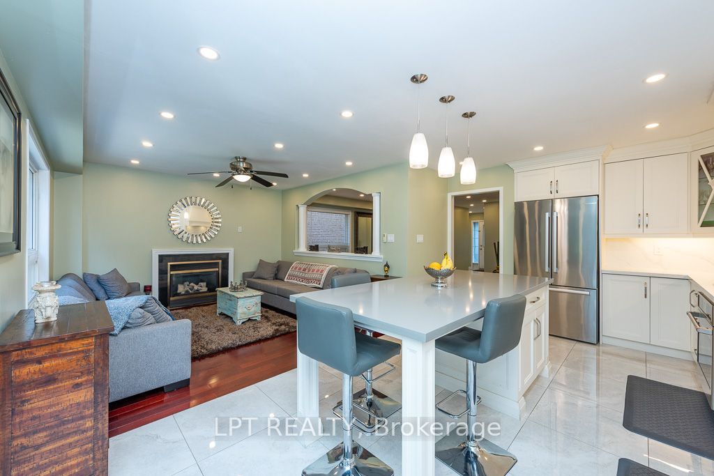 16 Oak Gardens Court Property Photo 20