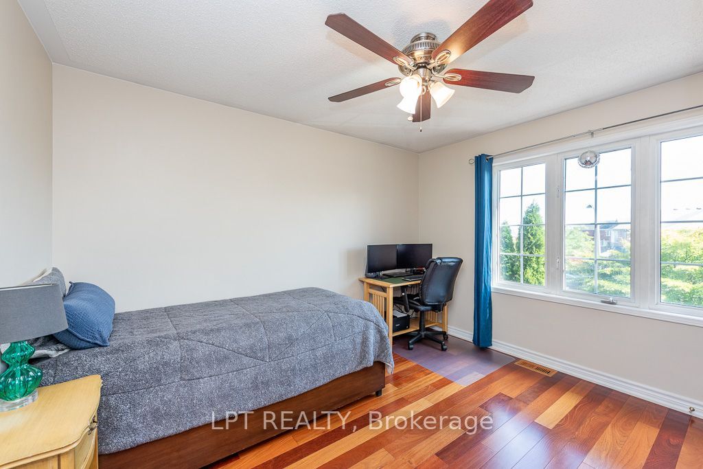 16 Oak Gardens Court Property Photo 22