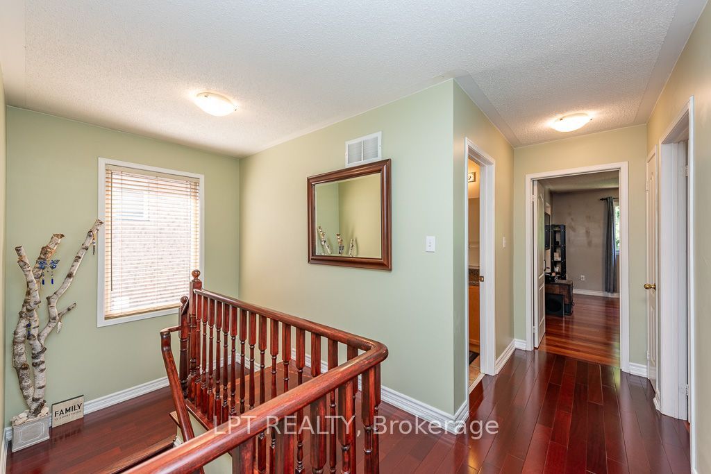 16 Oak Gardens Court Property Photo 23