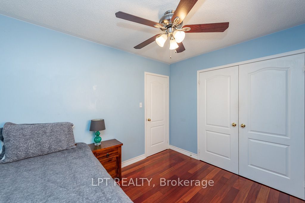 16 Oak Gardens Court Property Photo 24
