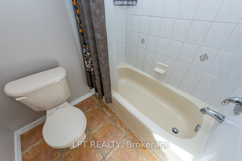 16 Oak Gardens Court Property Photo 26