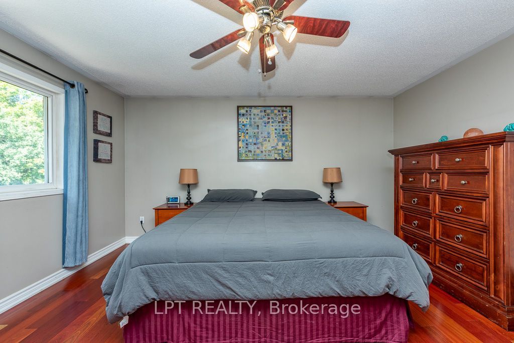 16 Oak Gardens Court Property Photo 27