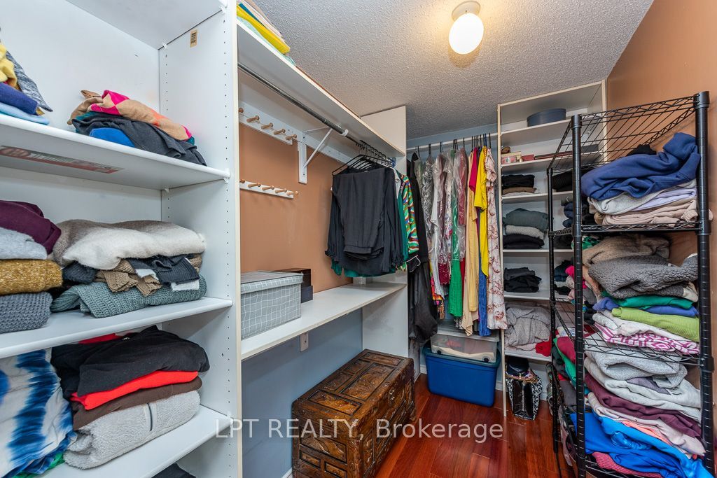16 Oak Gardens Court Property Photo 28