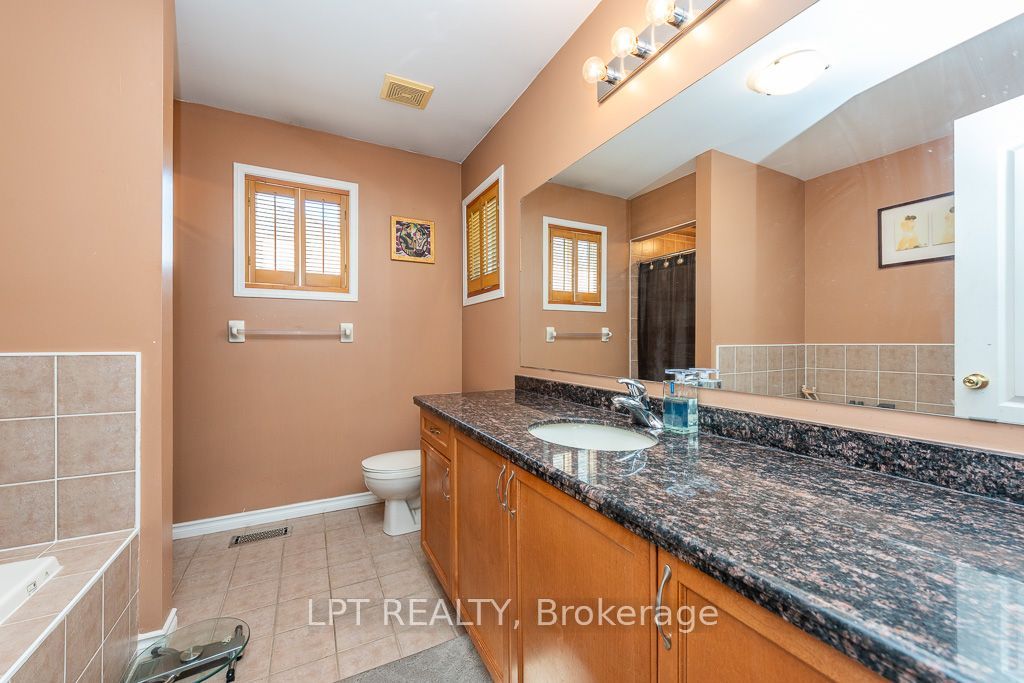 16 Oak Gardens Court Property Photo 29