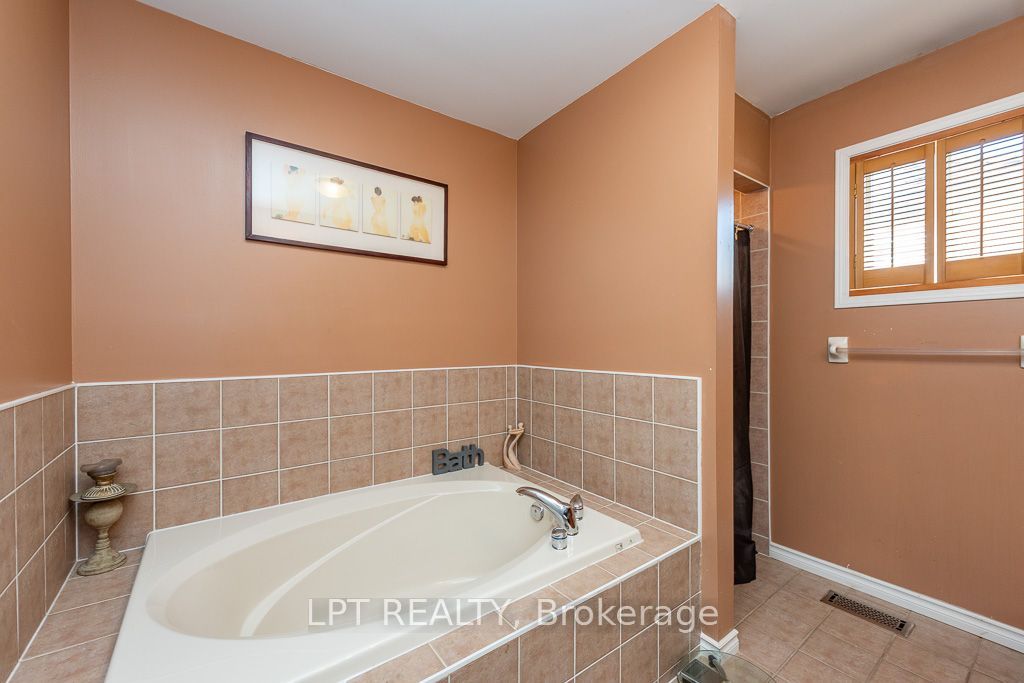 16 Oak Gardens Court Property Photo 30
