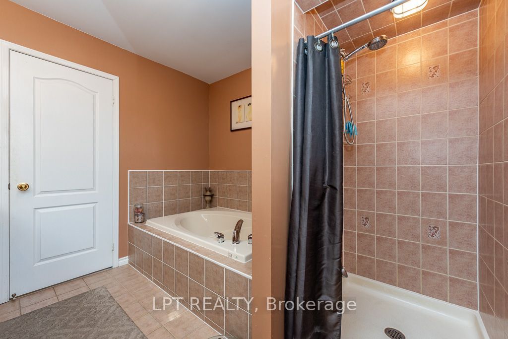 16 Oak Gardens Court Property Photo 31