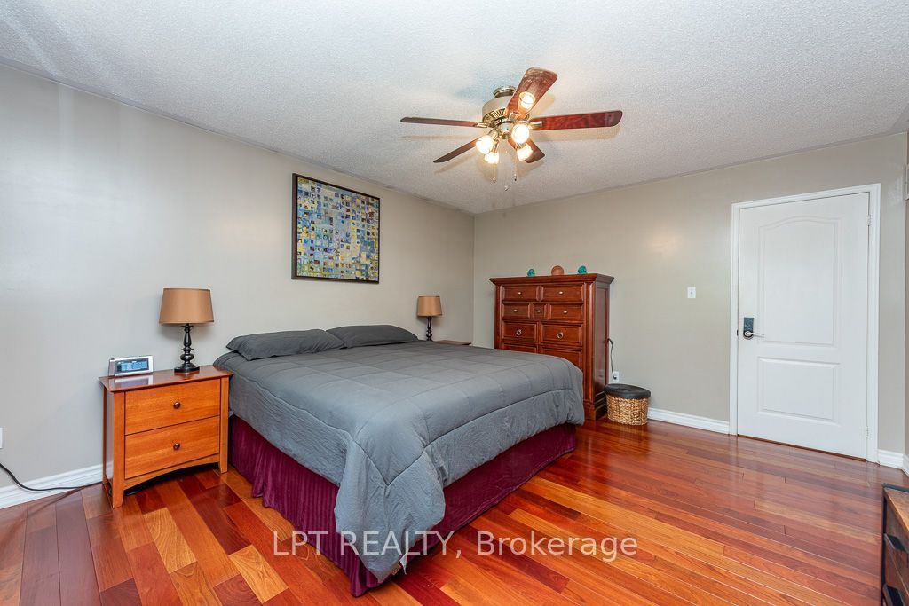 16 Oak Gardens Court Property Photo 33