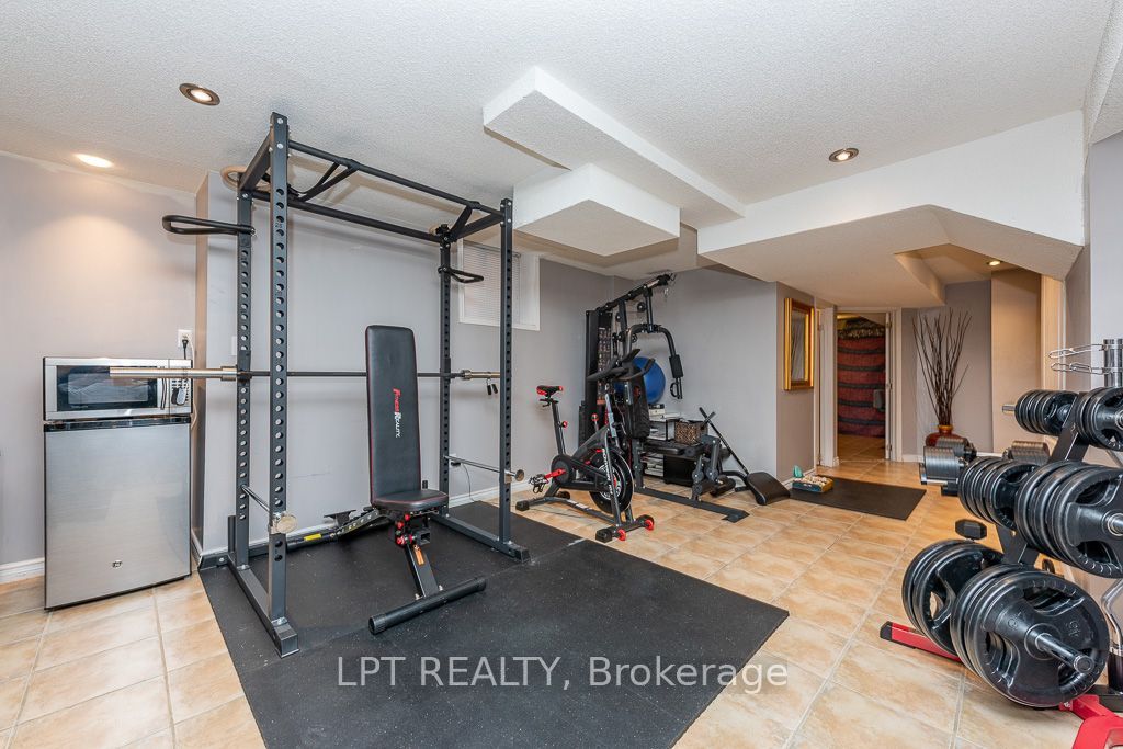16 Oak Gardens Court Property Photo 36