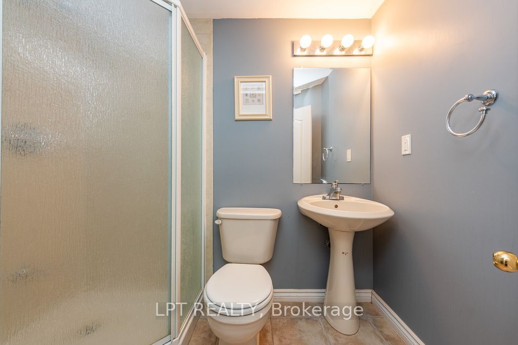 16 Oak Gardens Court Property Photo 38