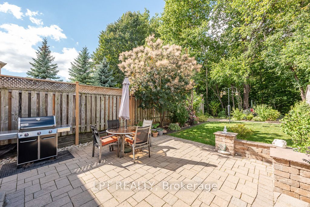 16 Oak Gardens Court Property Photo 39