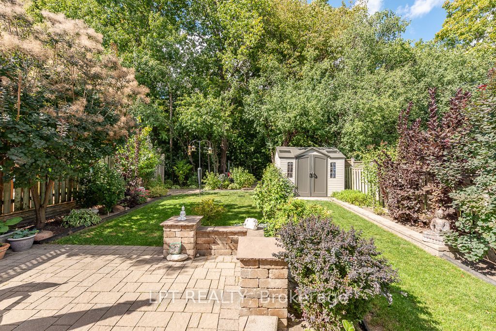 16 Oak Gardens Court Property Photo 40