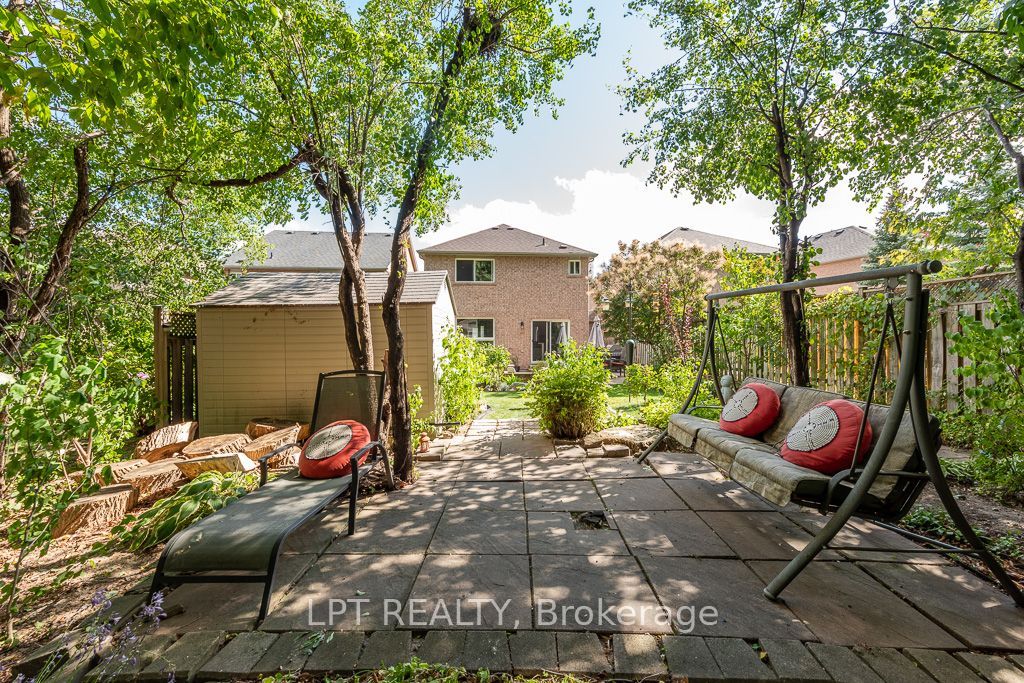 16 Oak Gardens Court Property Photo 42