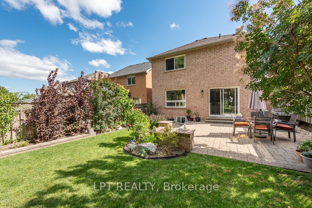 16 Oak Gardens Court Property Photo 44