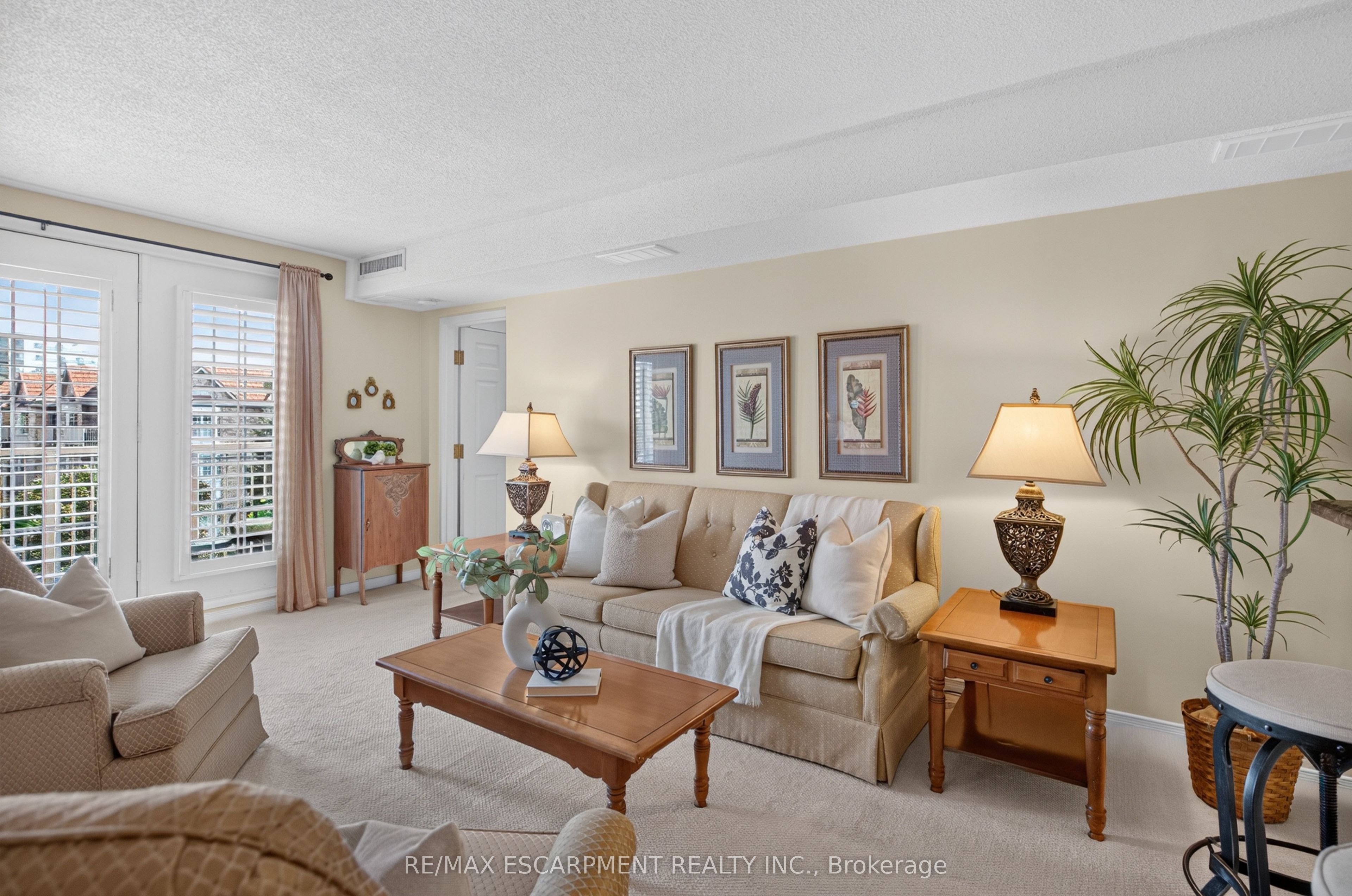 216 W Plains Road W B404 Property Photo 1