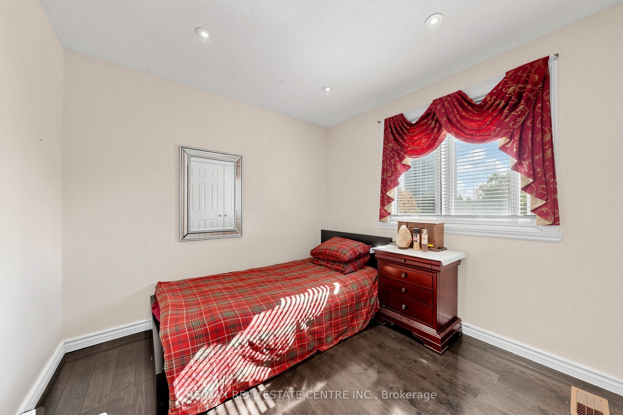 1 Hawkins Court Property Photo 17