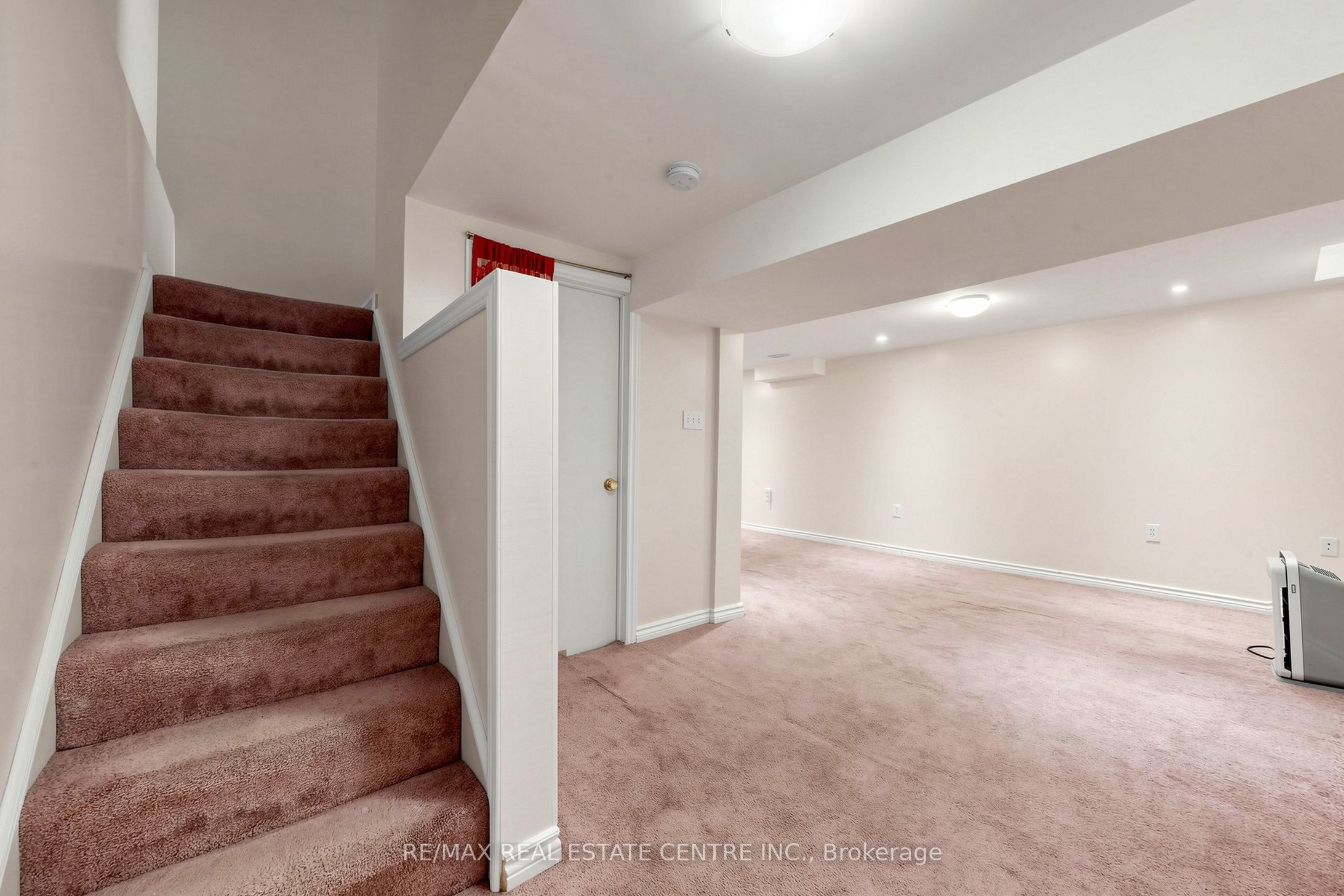 1 Hawkins Court Property Photo 28