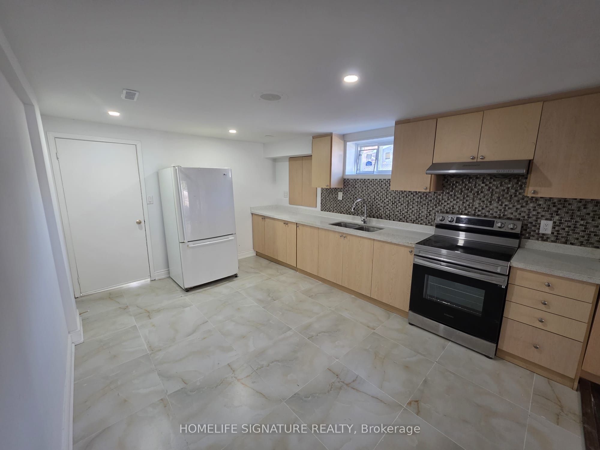 22 Medina Place Basement Property Photo 1