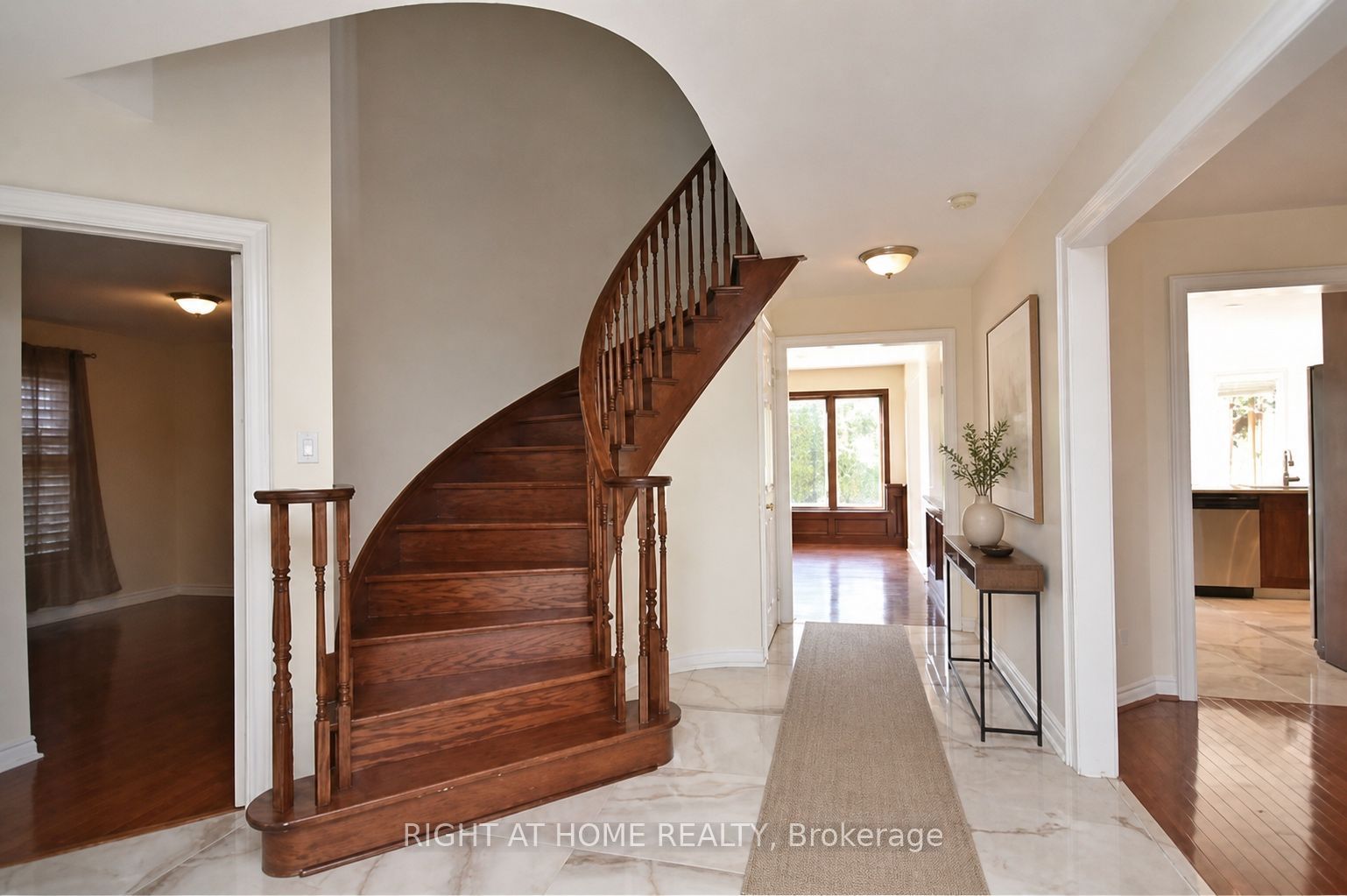 1466 Bayshire Drive Property Photo 3