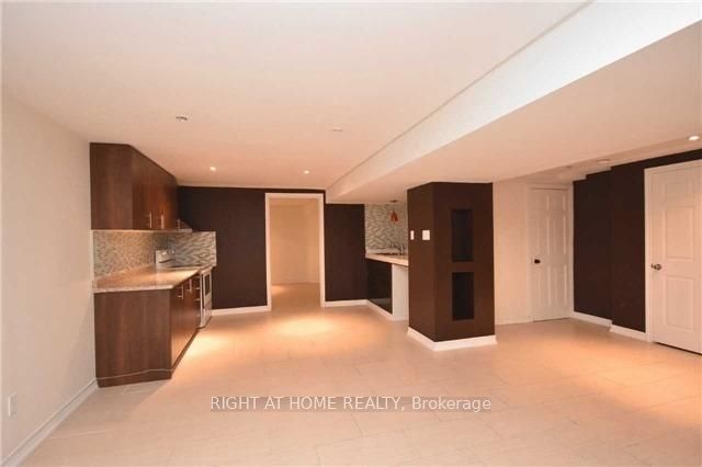 1466 Bayshire Drive Property Photo 24