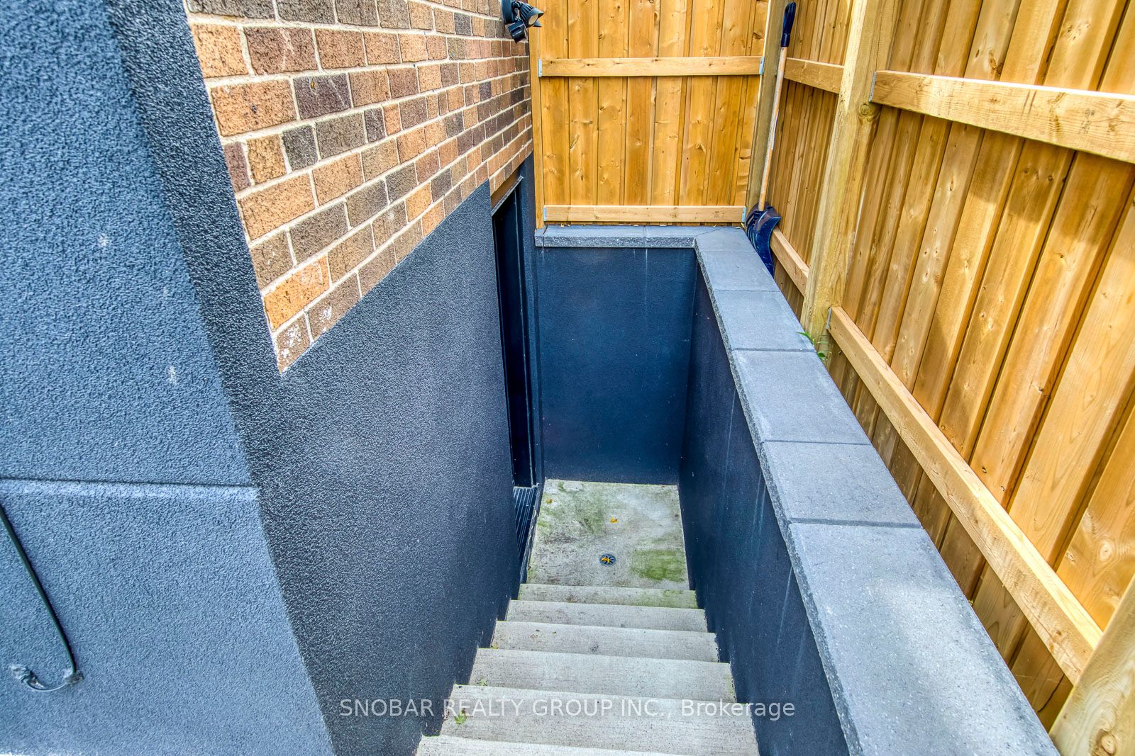 23 Mitre Place Property Photo 34