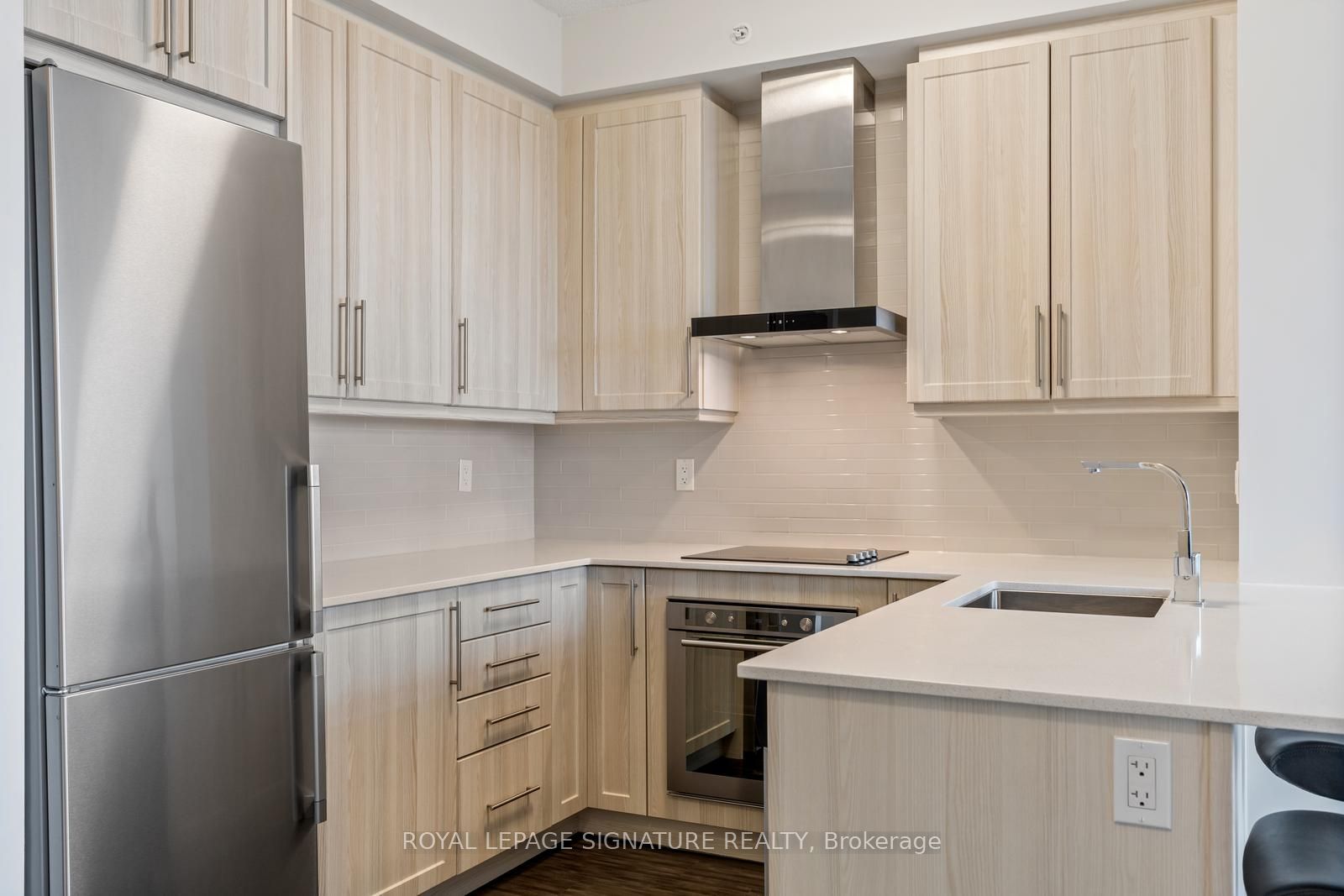 2093 Fairview Street 1606 Property Photo 6