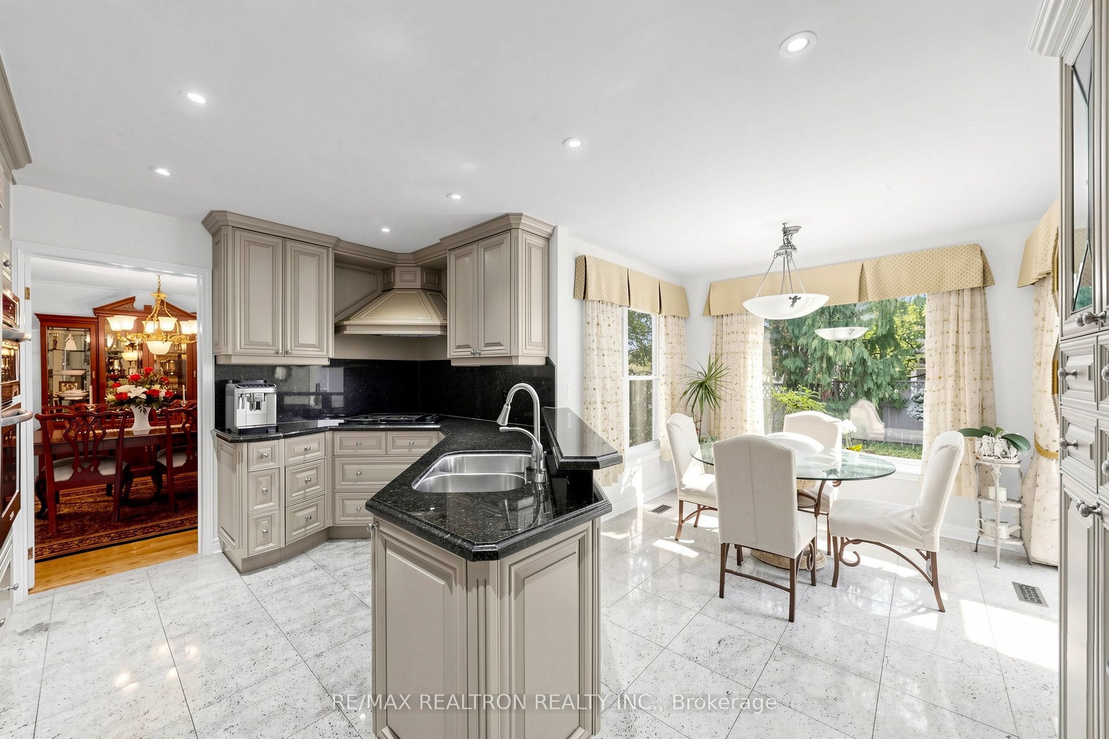 2 Manor Place Property Photo 9