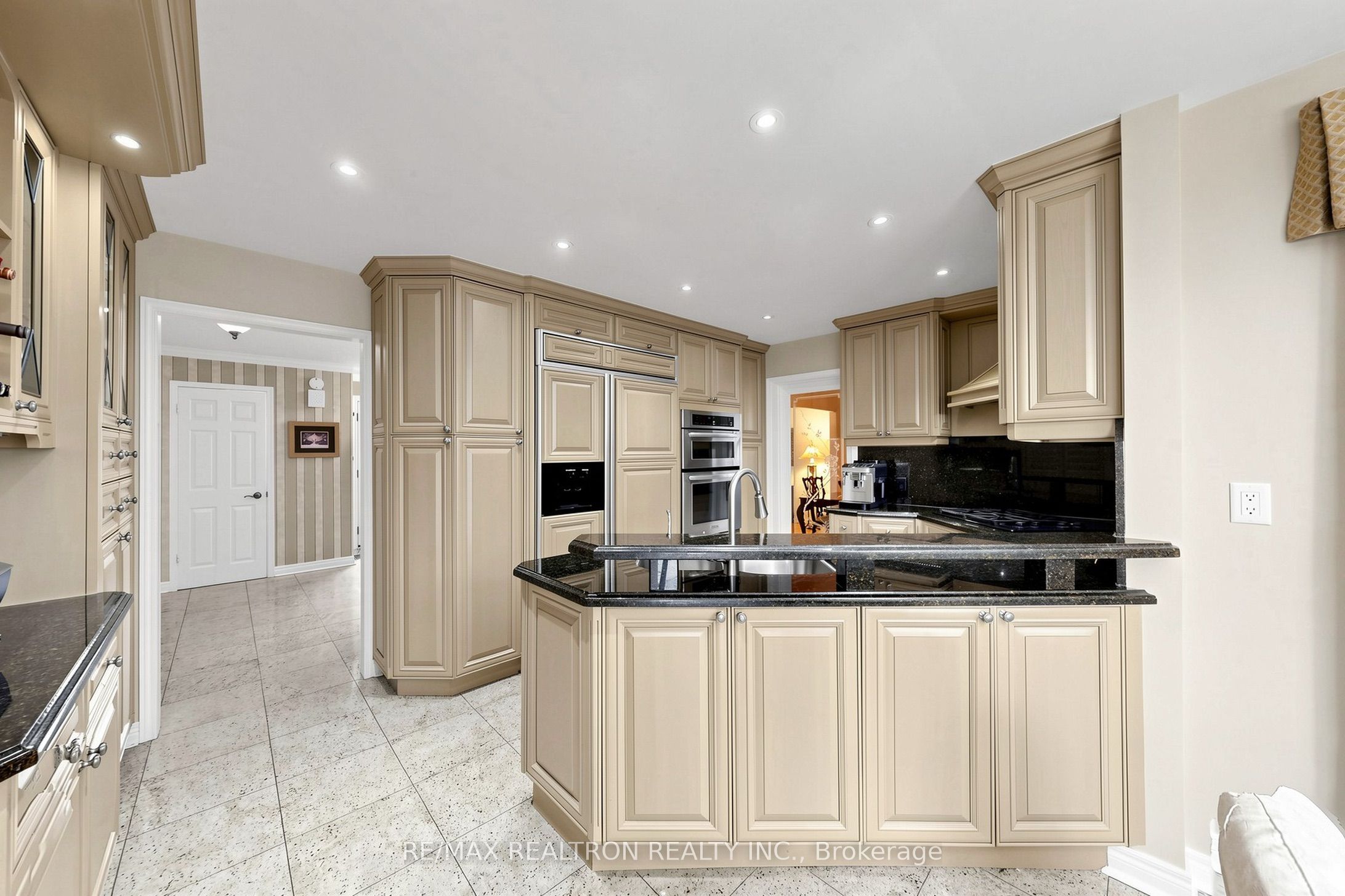 2 Manor Place Property Photo 10