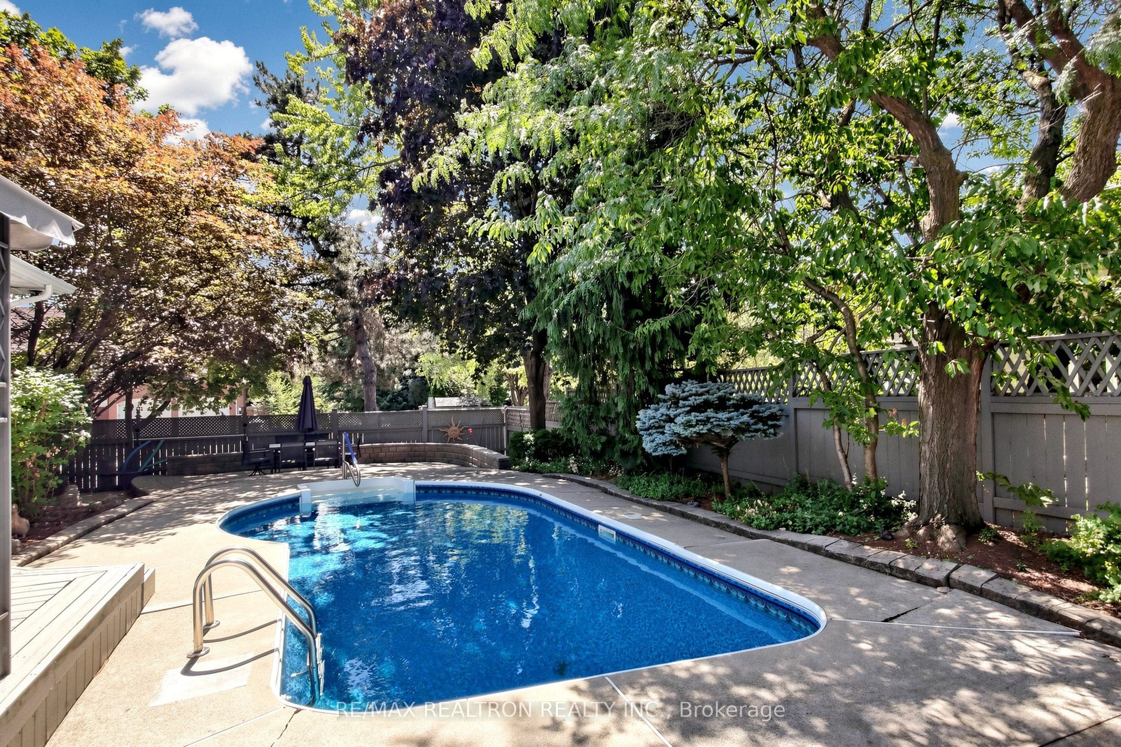 2 Manor Place Property Photo 40