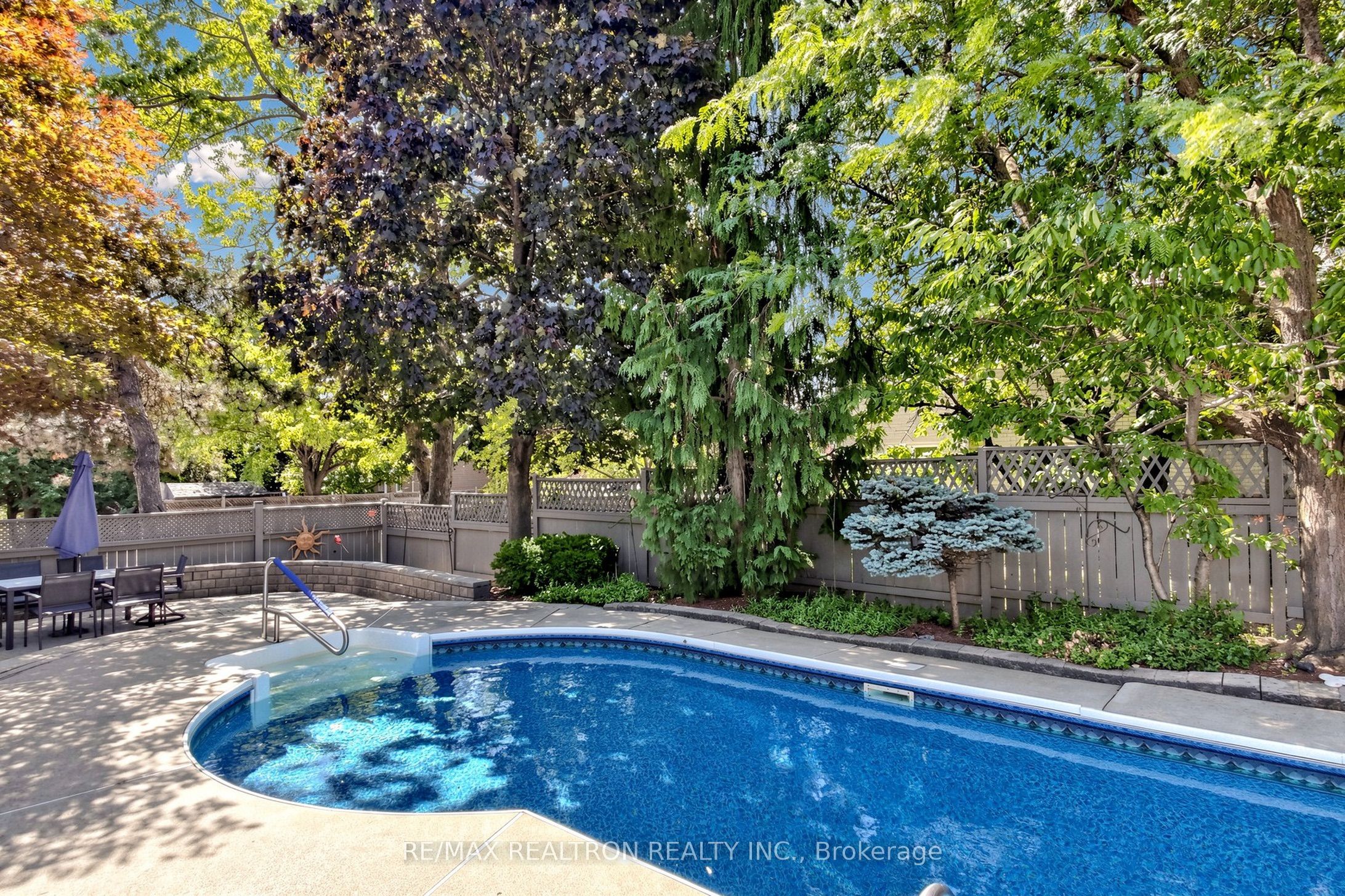 2 Manor Place Property Photo 41
