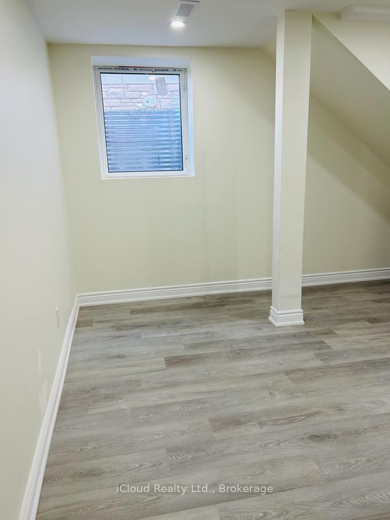 35 Brixham Lane Basement Unit Property Photo 4