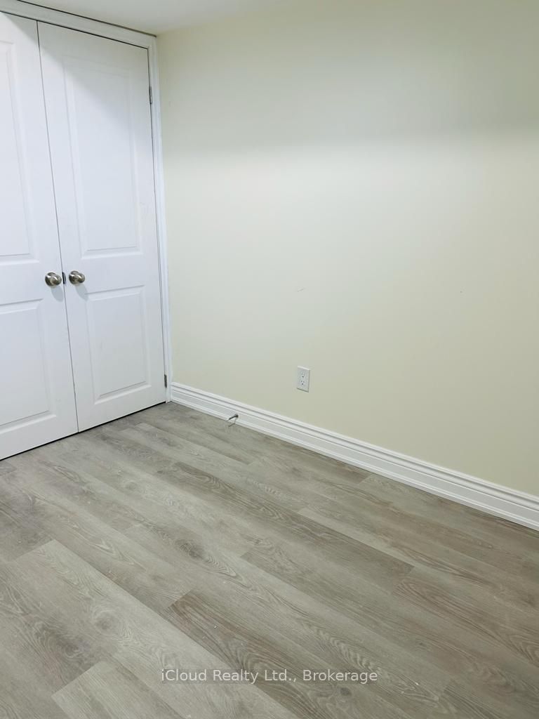 35 Brixham Lane Basement Unit Property Photo 10