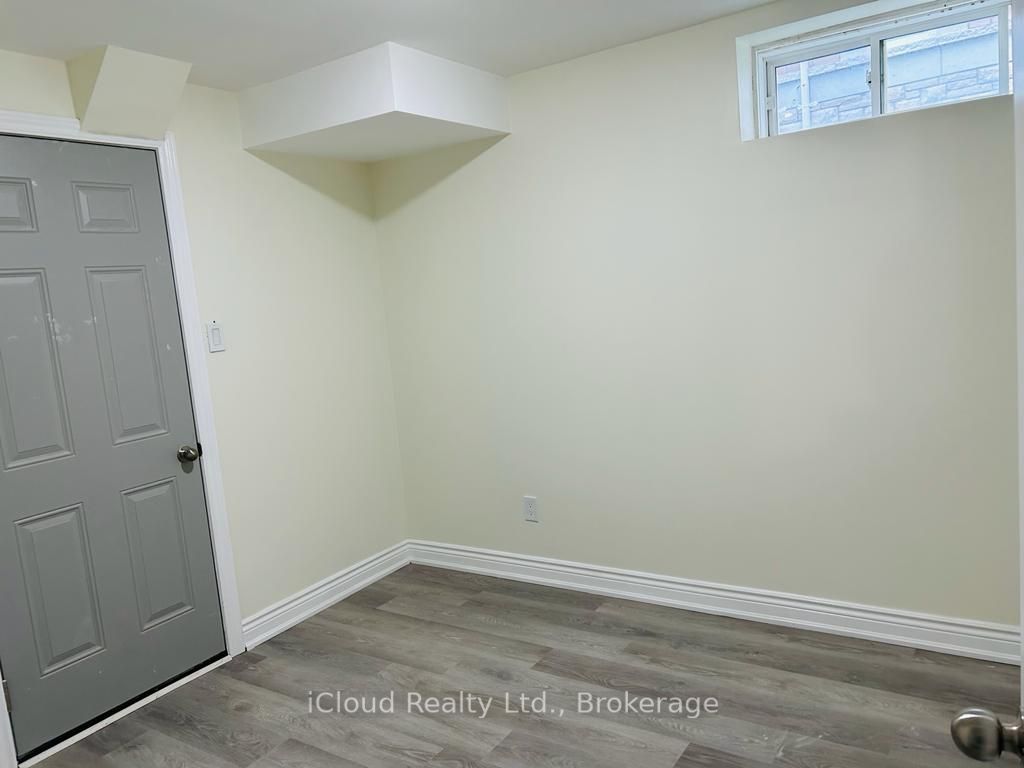 35 Brixham Lane Basement Unit Property Photo 13