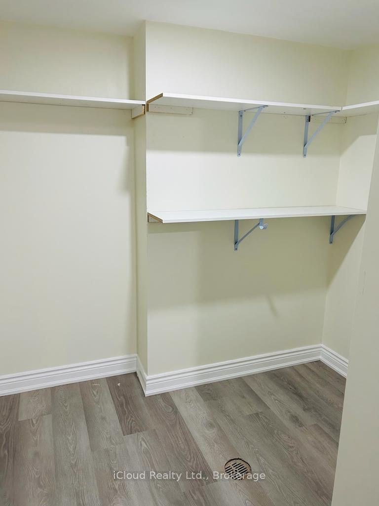 35 Brixham Lane Basement Unit Property Photo 14