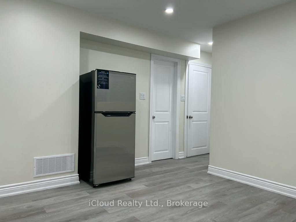 35 Brixham Lane Basement Unit Property Photo 23