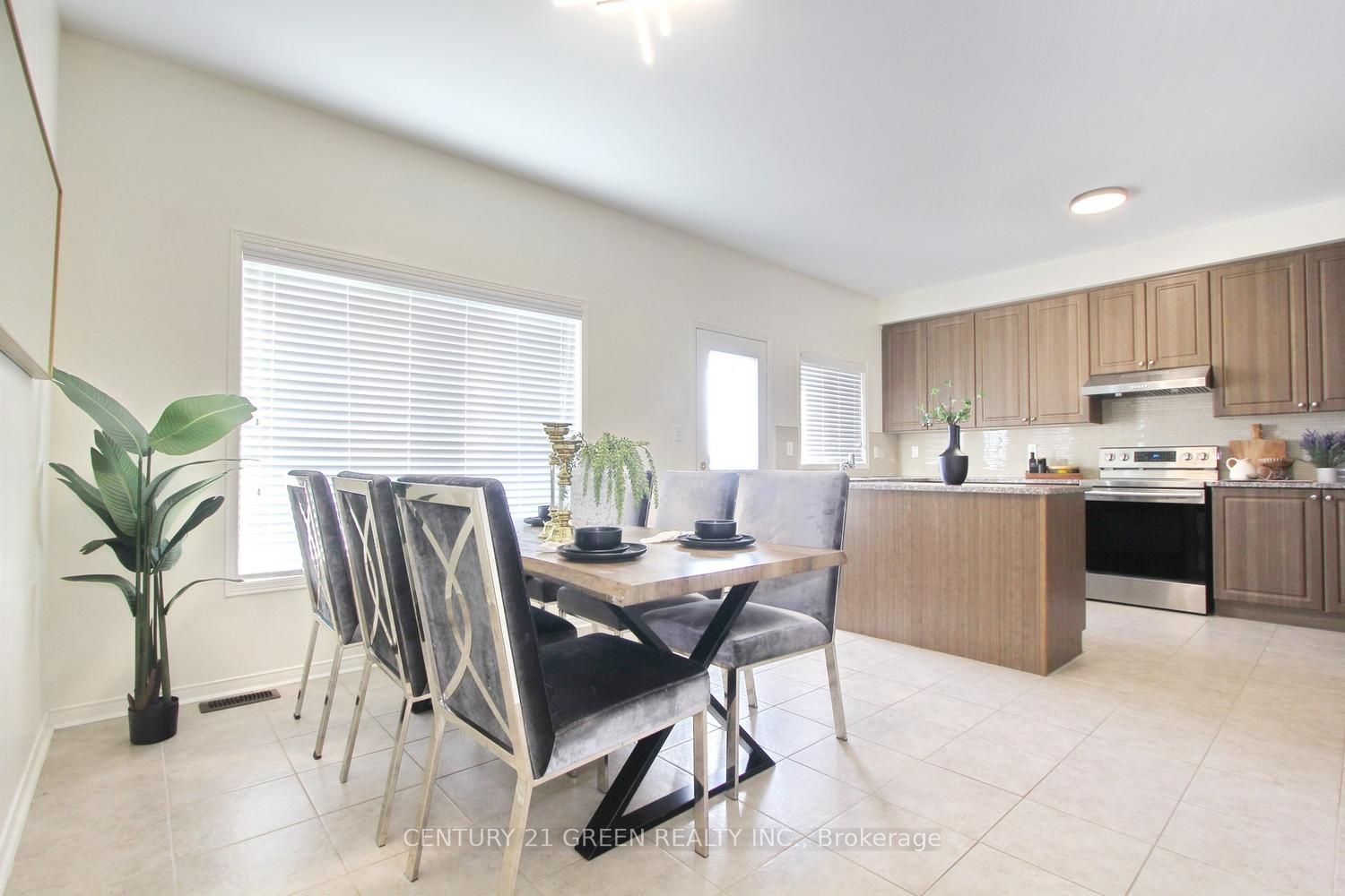 40 Cookview Drive Property Photo 14