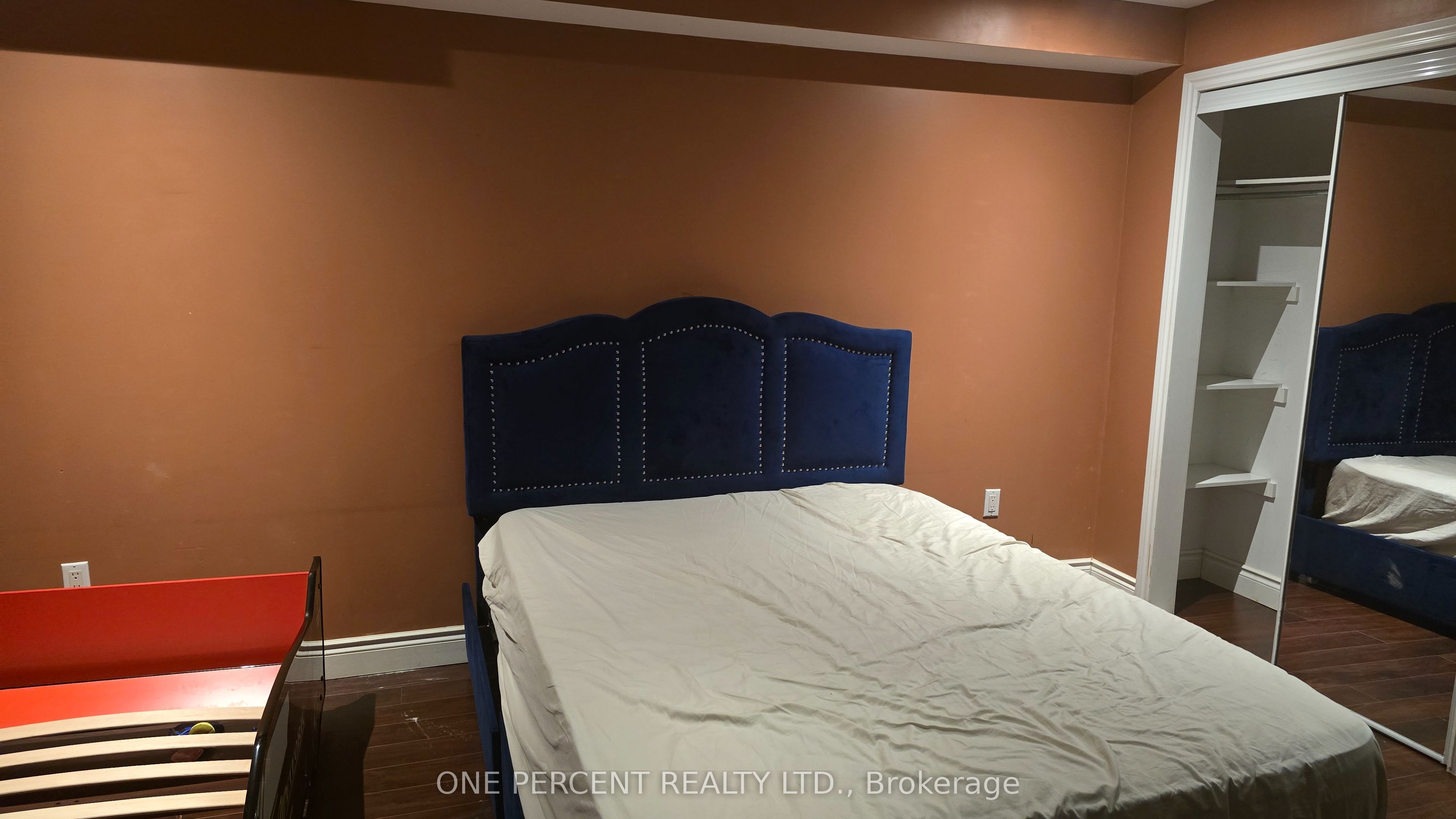 W13879234 Property Photo 4