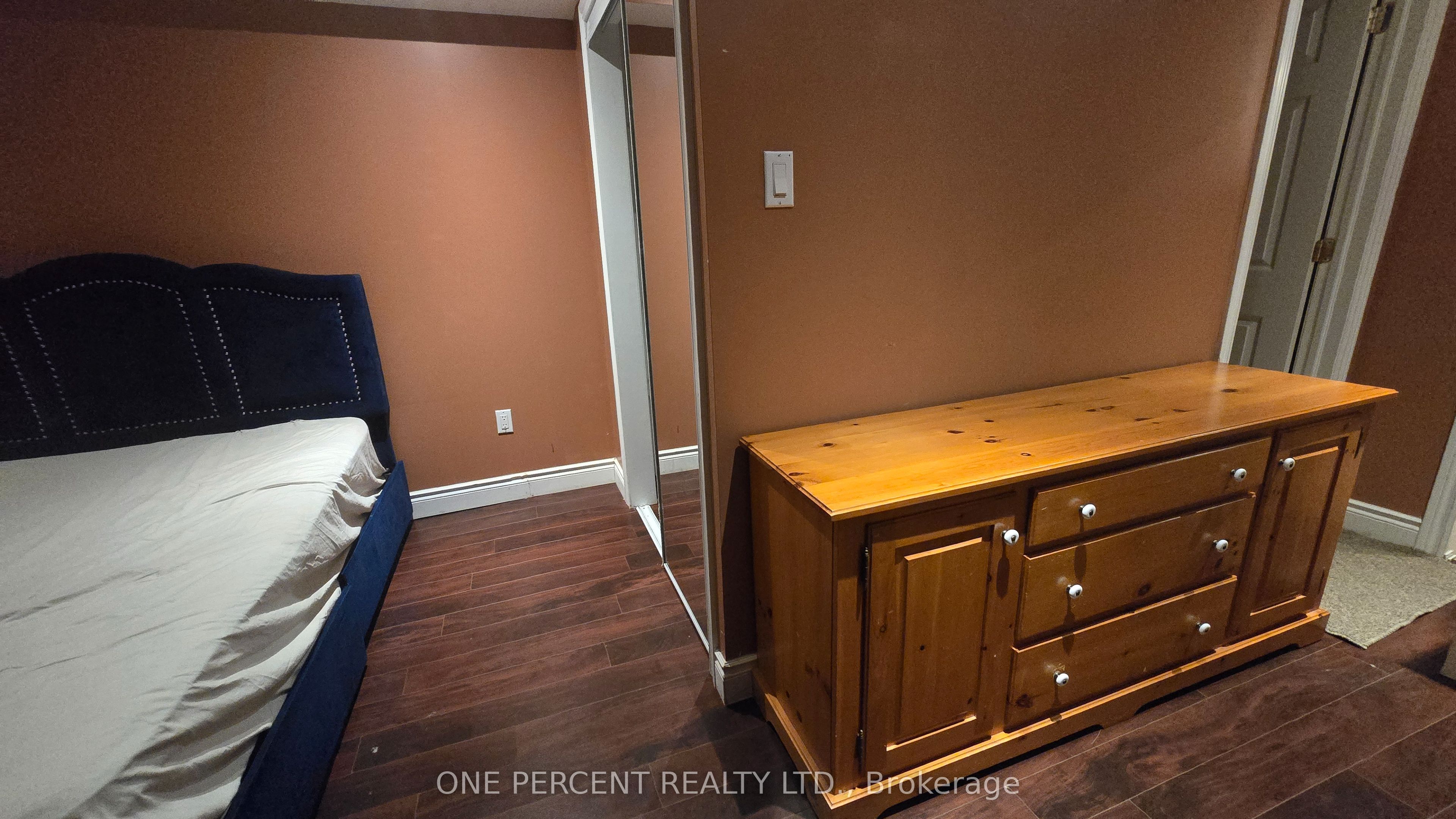 W13879234 Property Photo 5