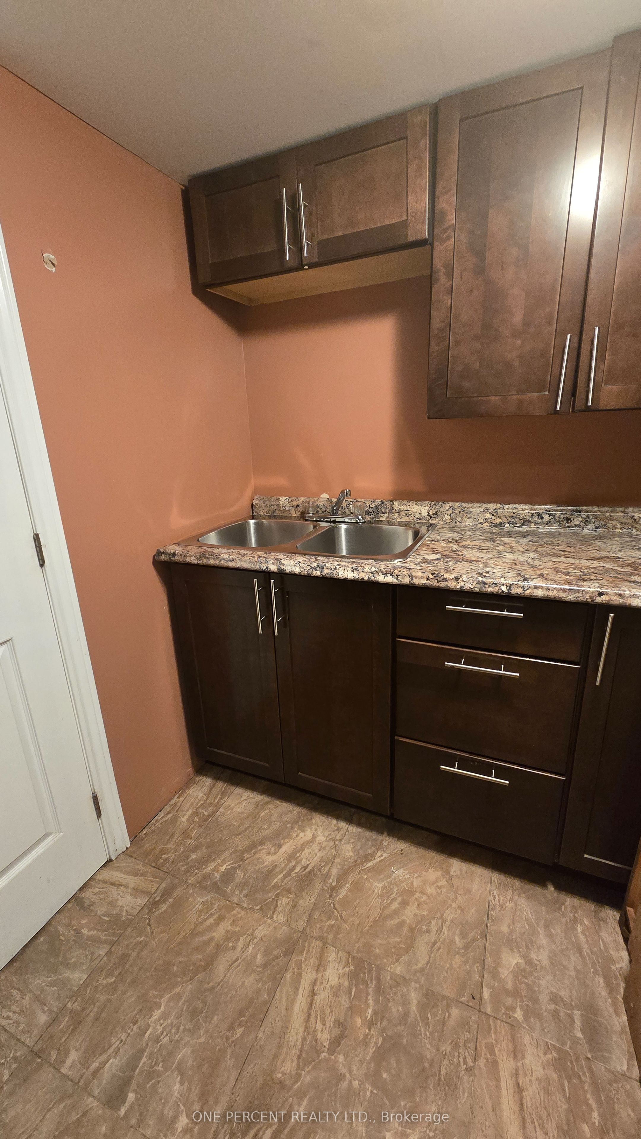 W13879234 Property Photo 11
