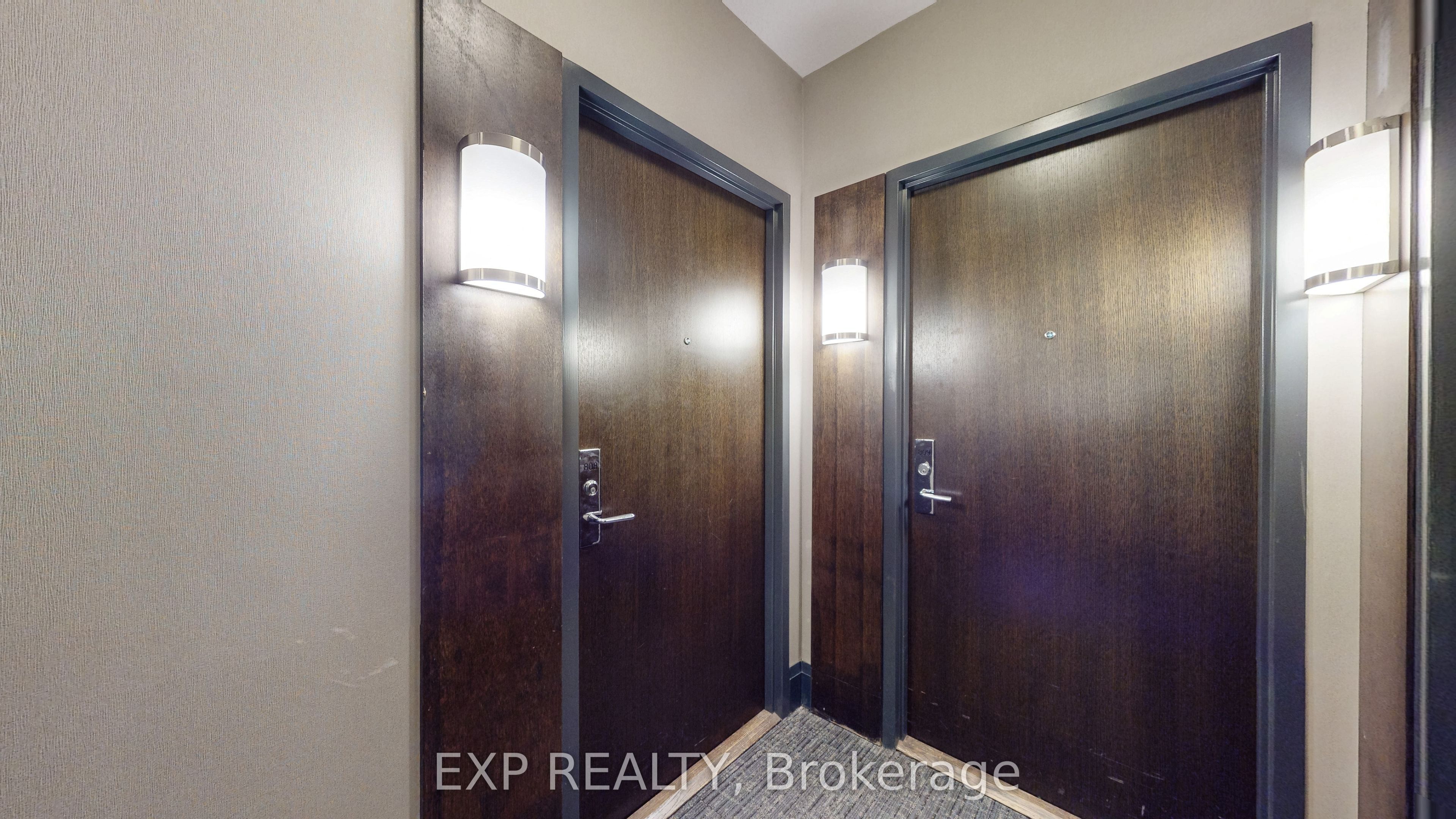 1185 The Queensway Way 808 Property Photo 2