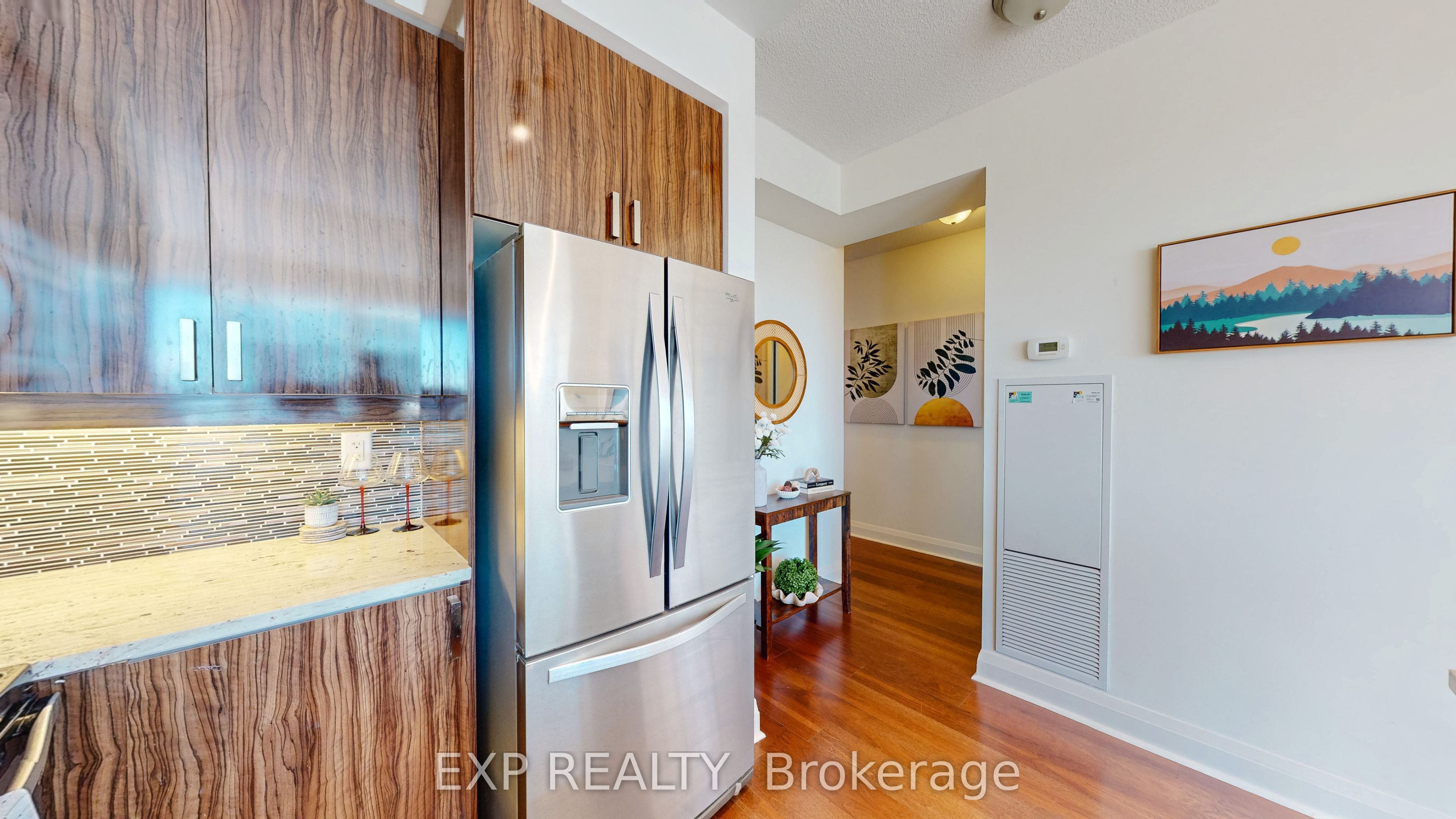 1185 The Queensway Way 808 Property Photo 7