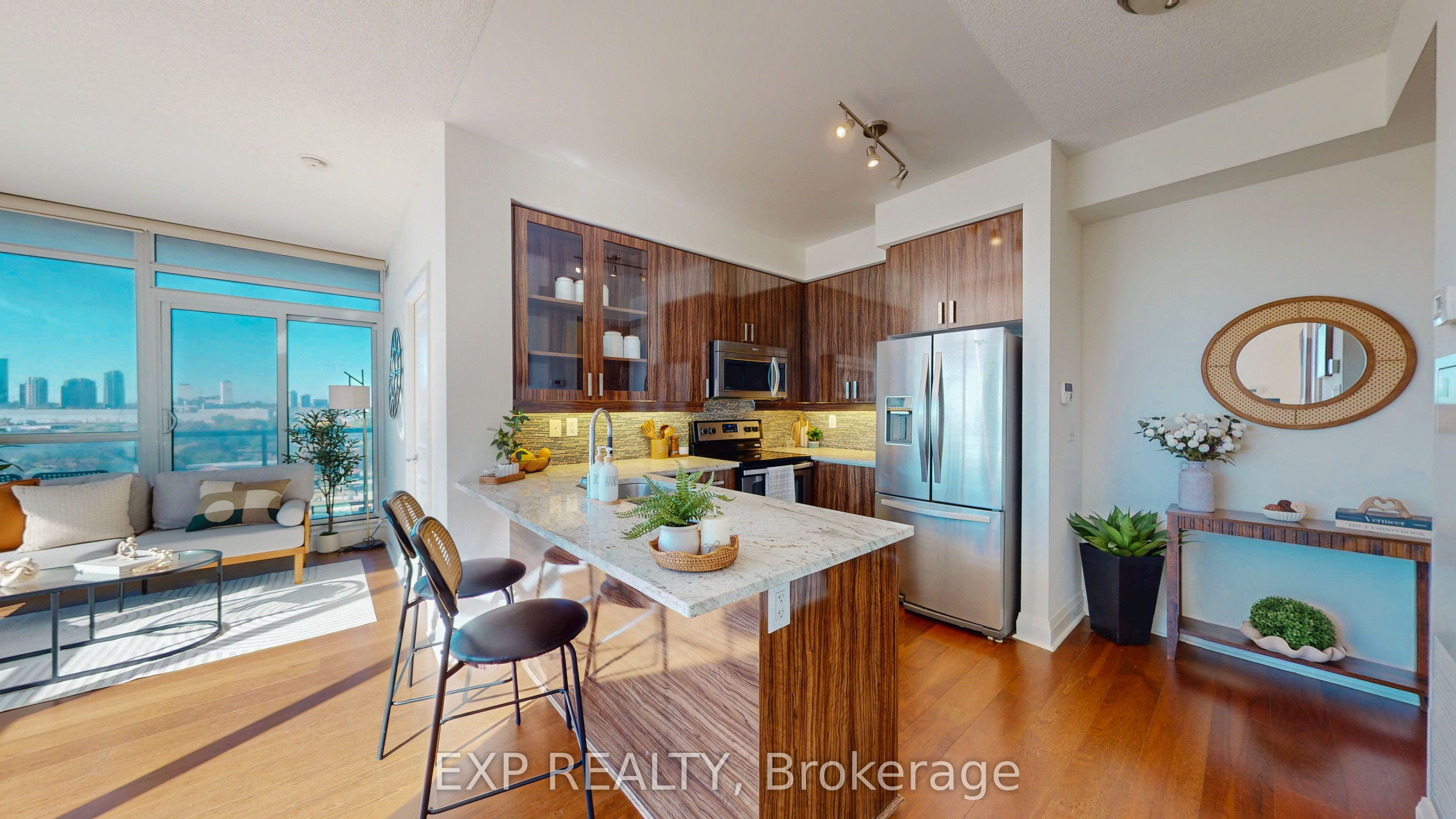 1185 The Queensway Way 808 Property Photo 8