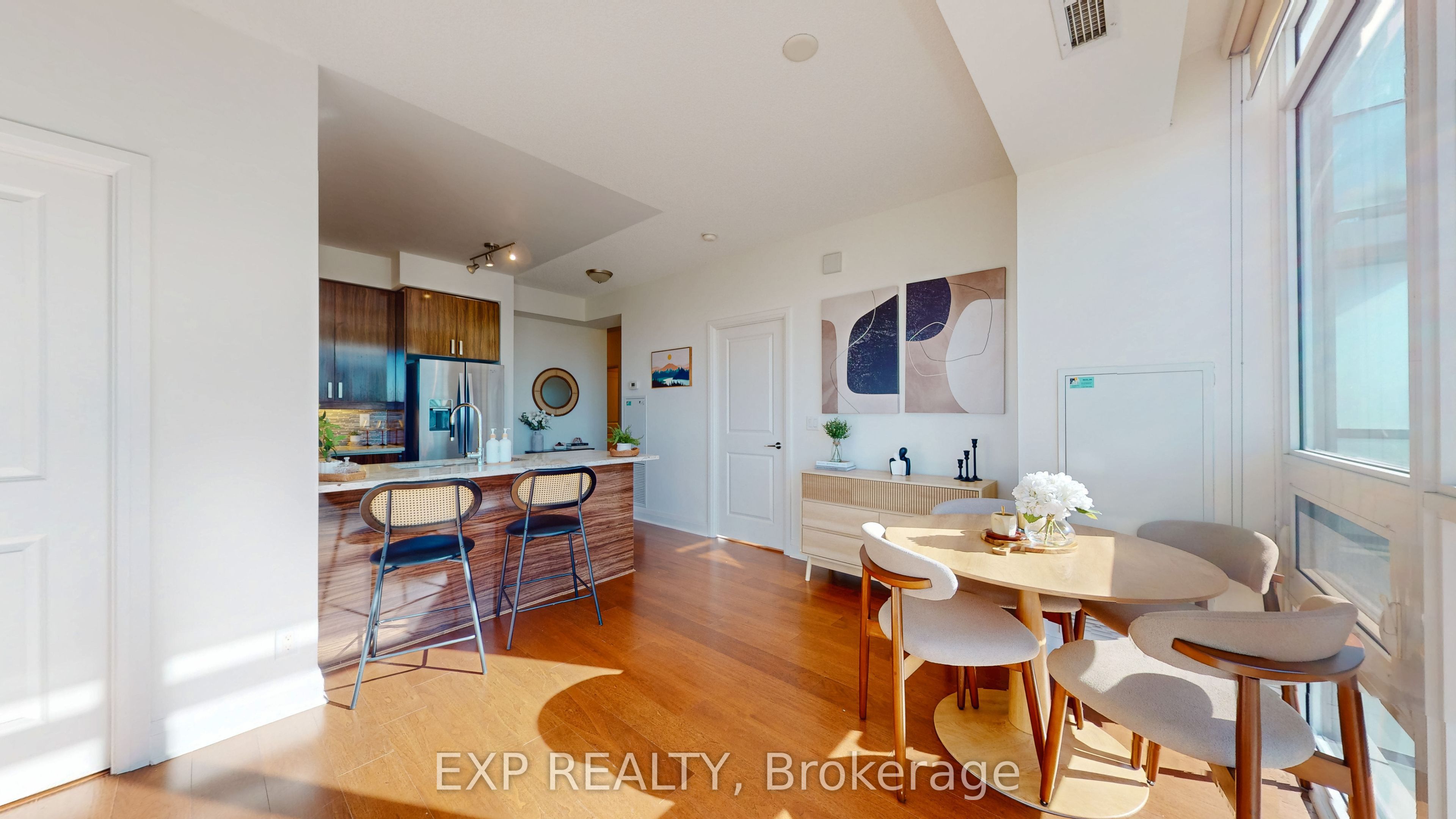 1185 The Queensway Way 808 Property Photo 9