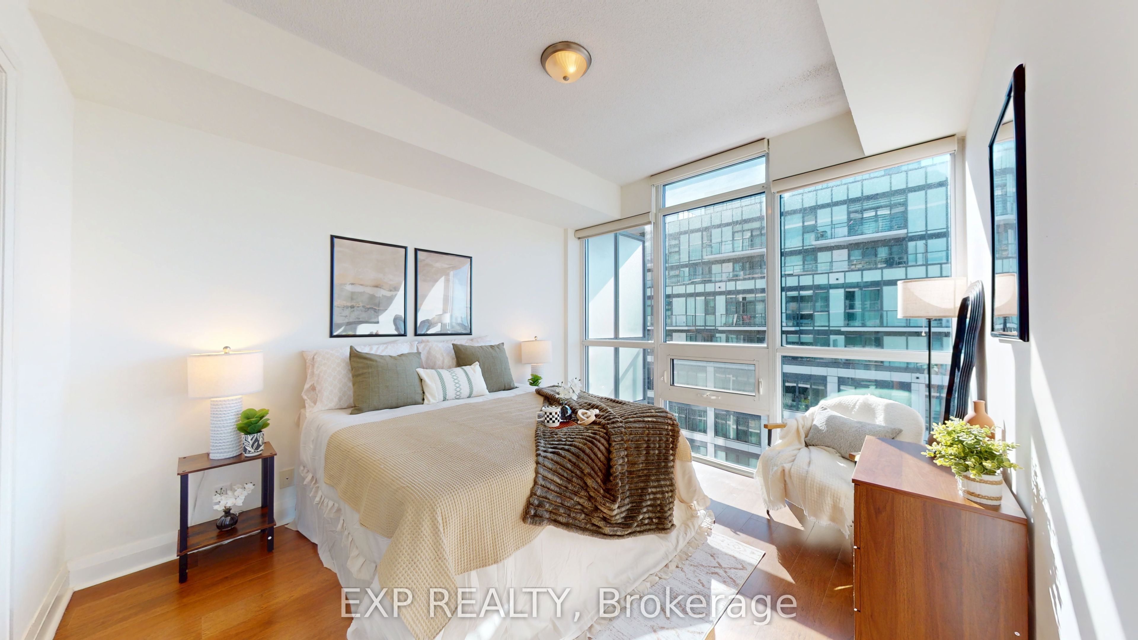 1185 The Queensway Way 808 Property Photo 12