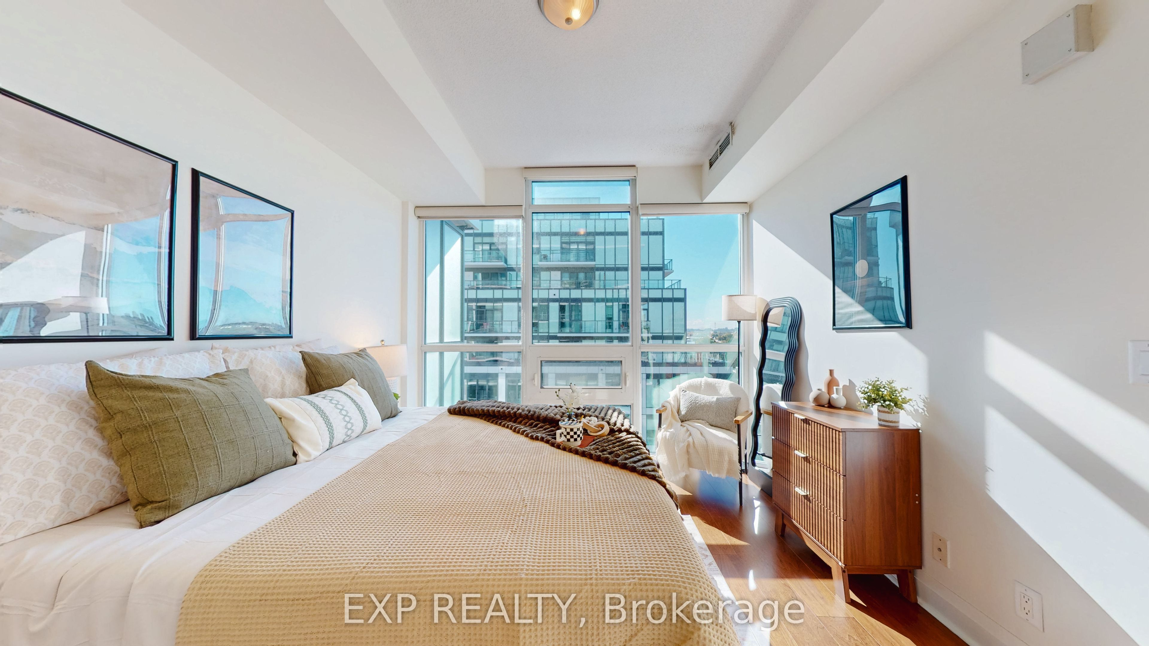 1185 The Queensway Way 808 Property Photo 14