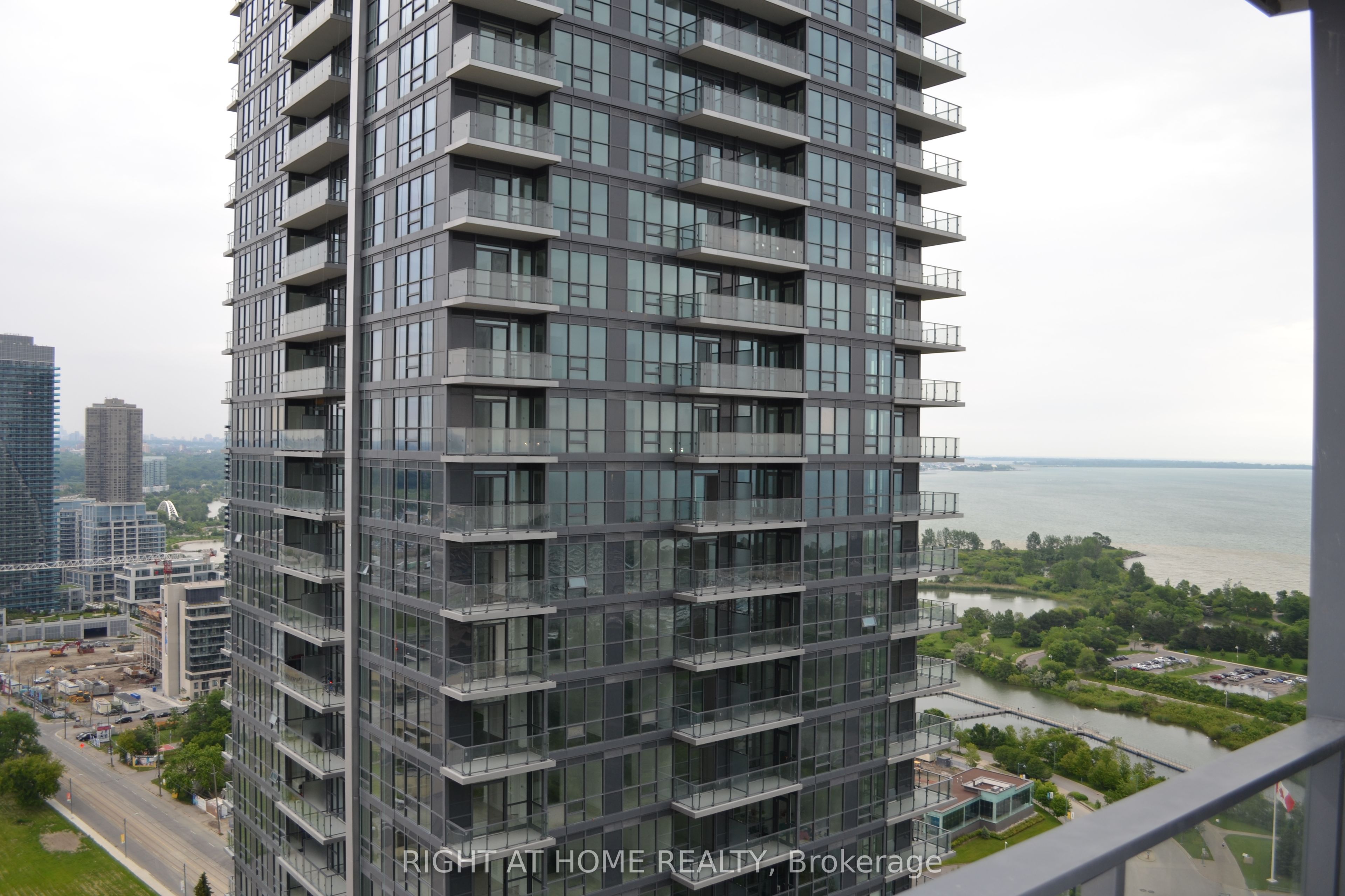 2212 Lake Shore Boulevard W 3509 Property Photo 6