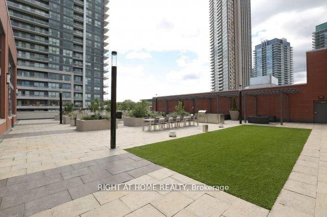 2212 Lake Shore Boulevard W 3509 Property Photo 18