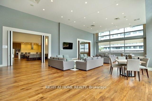 2212 Lake Shore Boulevard W 3509 Property Photo 23