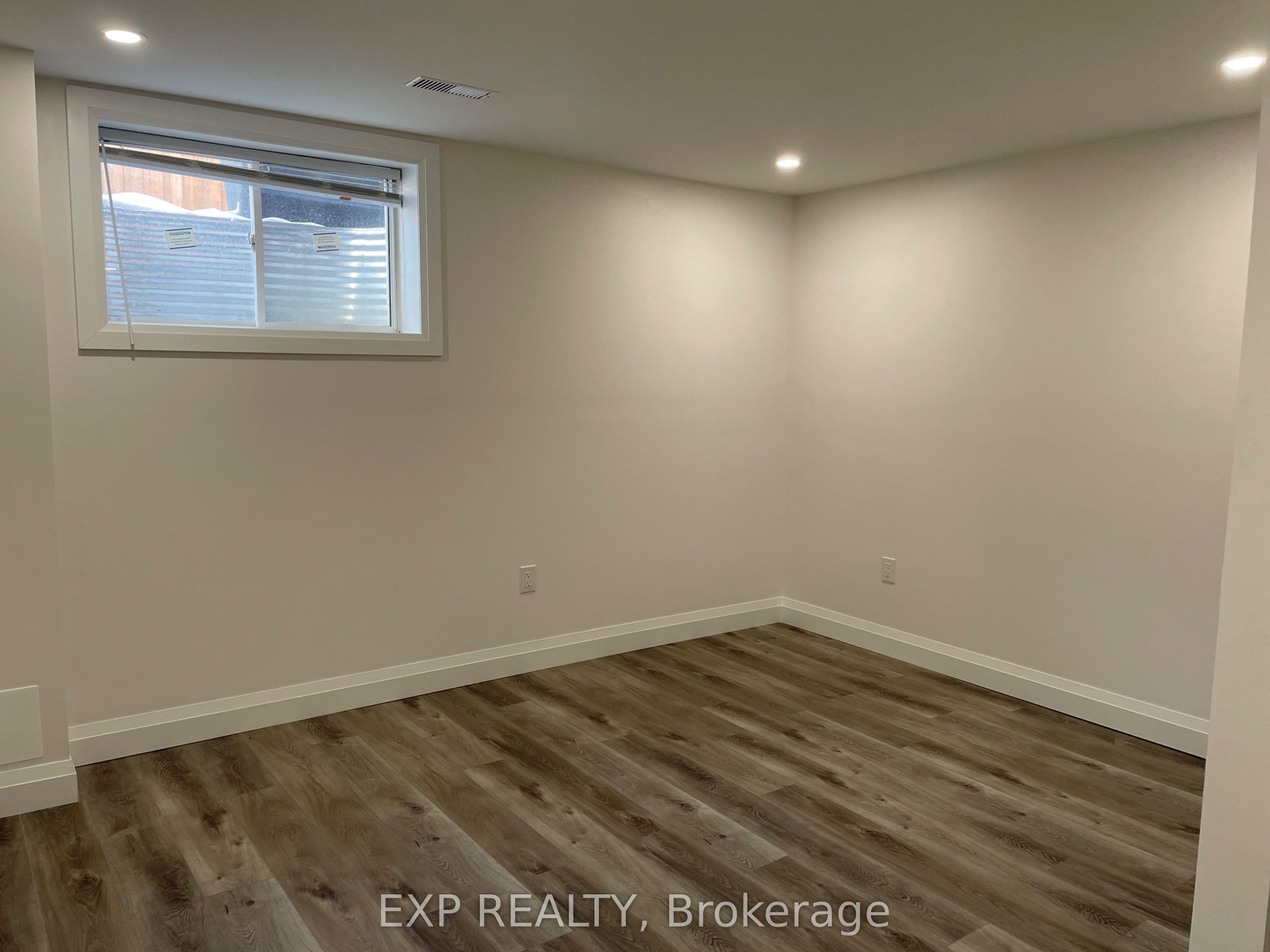 122 Stowmarket Street Basement Property Photo 3